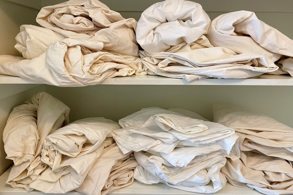 How to Fold Fitted Bed Sheets Neatly and Easily