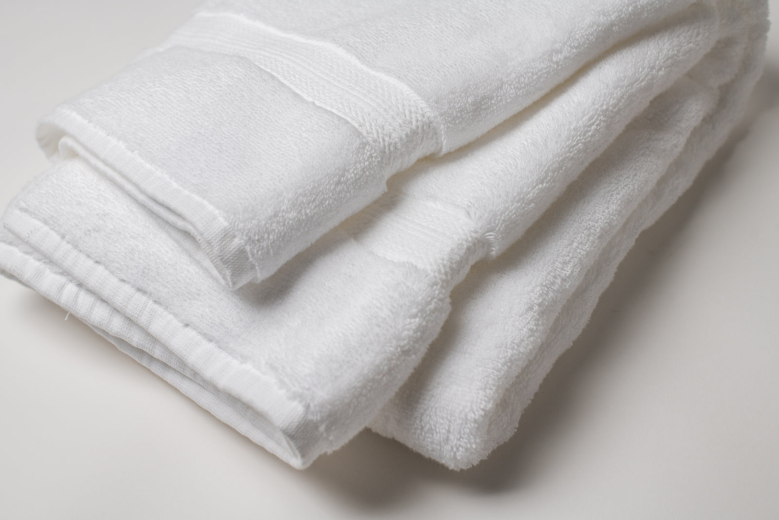 How To Choose The Perfect Bath Towel - American Blossom Linens
